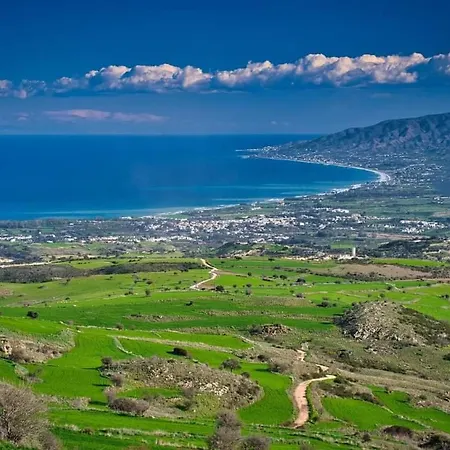 Holiday: Seafront Retreat With Pool In Paphos Villa Peyia