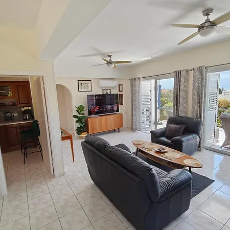 Holiday: Seafront Retreat With Pool In Paphos * Peyia