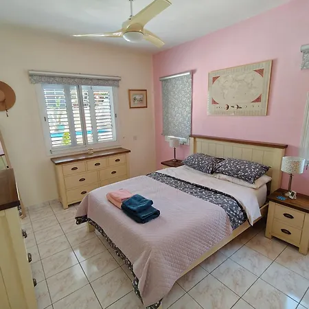Villa Holiday: Seafront Retreat With Pool In Paphos *