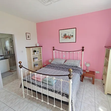 Holiday: Seafront Retreat With Pool In Paphos Villa Peyia